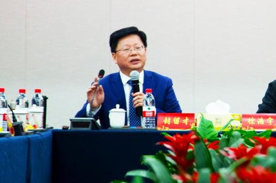 集團(tuán)與泰州中學(xué)聯(lián)合舉辦“校企同關(guān)愛,勵學(xué)助成長”座談會 集團(tuán)與泰州中學(xué)聯(lián)合舉辦“校企同關(guān)愛,勵學(xué)助成長”座談會
